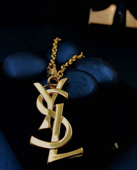 yves saint laurent sleutelhanger|st laurent jewelry.